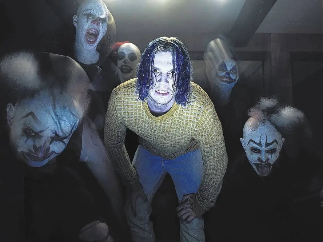 Evan Peters como Kai Anderson en American Horror Story