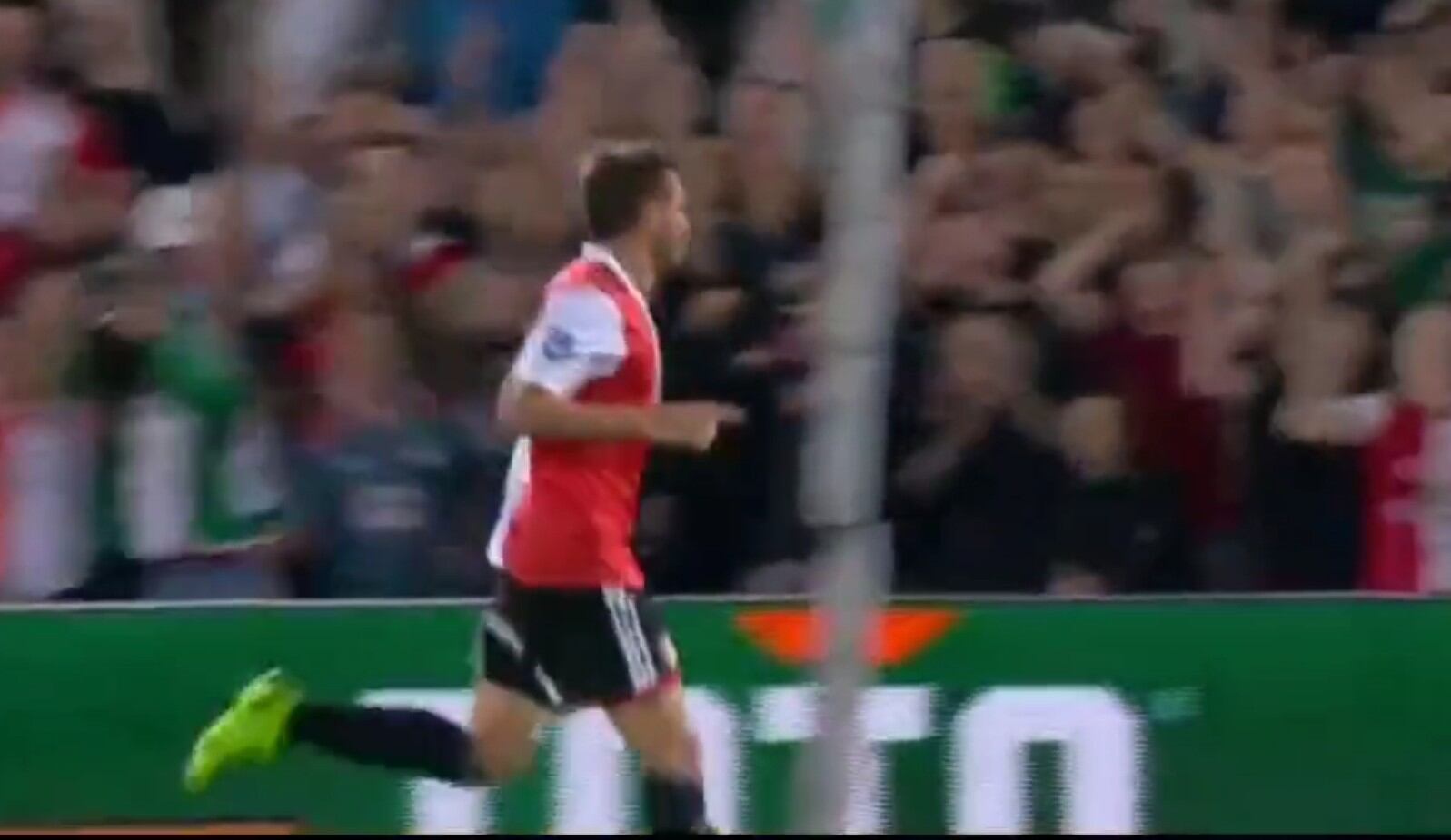 Gol de Santiago Giménez con el Feyenoord