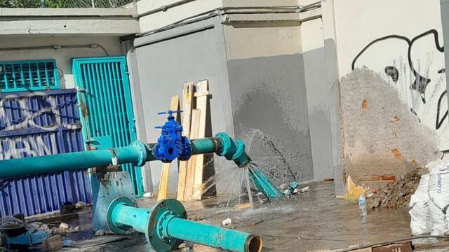 Azcapotzalco hoy 20 de agosto: Pozo de SACMEX registra fuga de agua