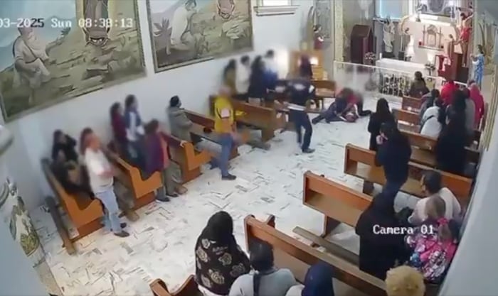 Video de un intento de asesinato dentro de iglesia en el Estado de México