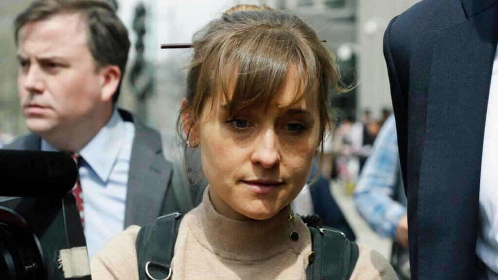 Condenan a Allison Mack a 3 años de prisión por su participación en NXIVM