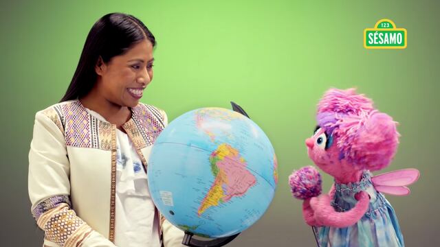 Yalitza Aparicio en Plaza Sésamo