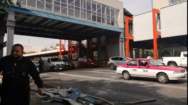 Plafón caído en la estación Villa de Cortés del Metro