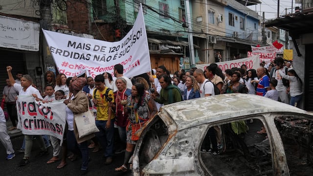 Redada policial en Brasil deja 121 muertos