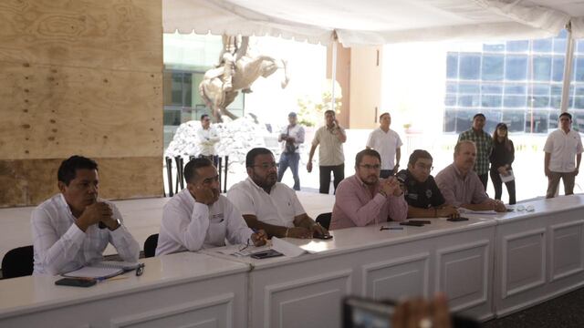 Manifestantes del Circuito Azul y Montaña Baja