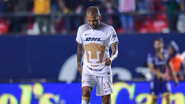 Dani Alves en el Club Pumas