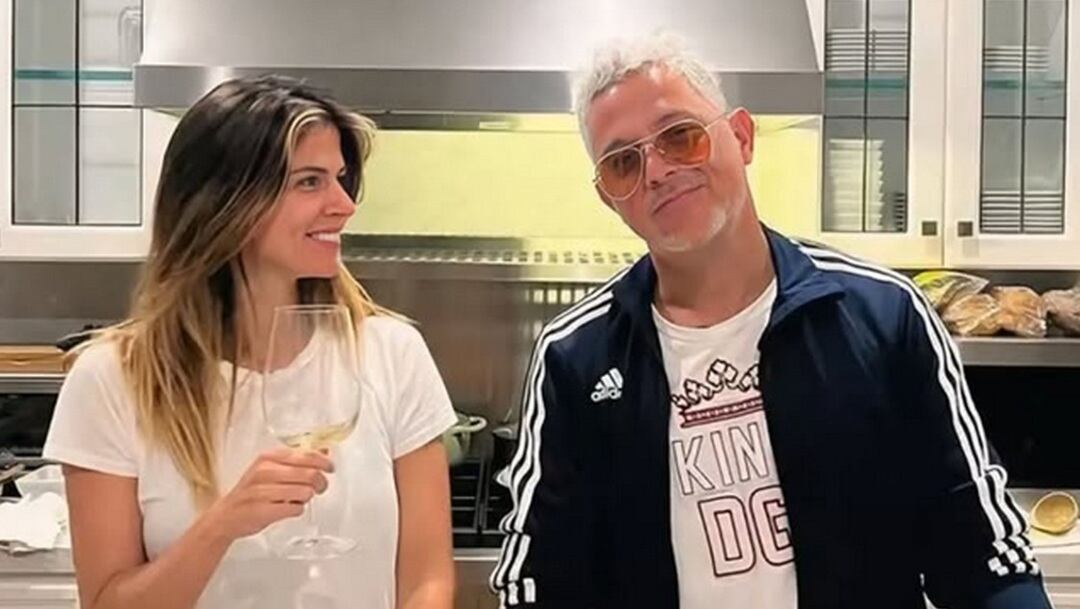 Mensajes confirman la relación entre Alejandro Sanz y Stephanie Cayo