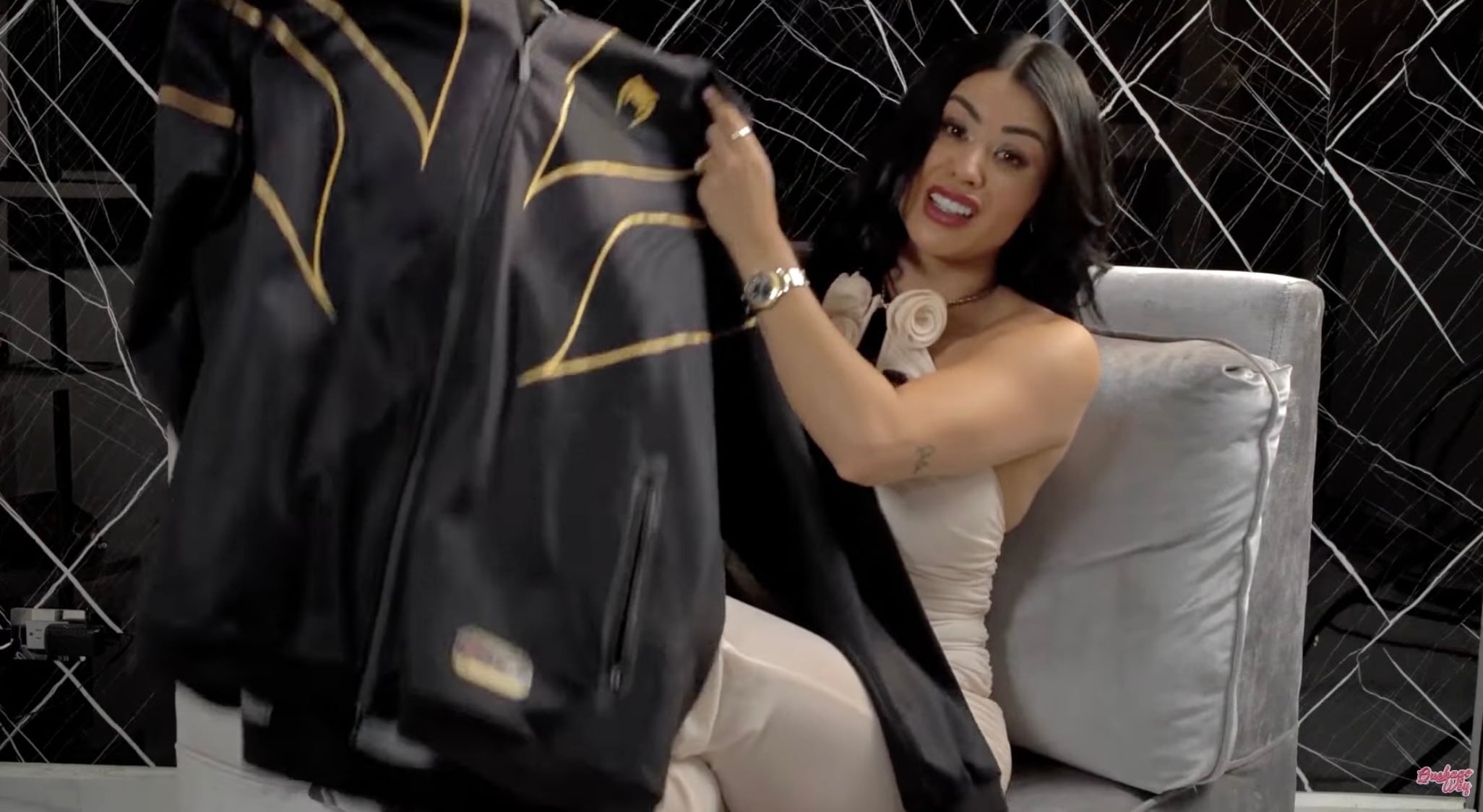 Fabiola Martínez tiene ropa del Escorpión Dorado