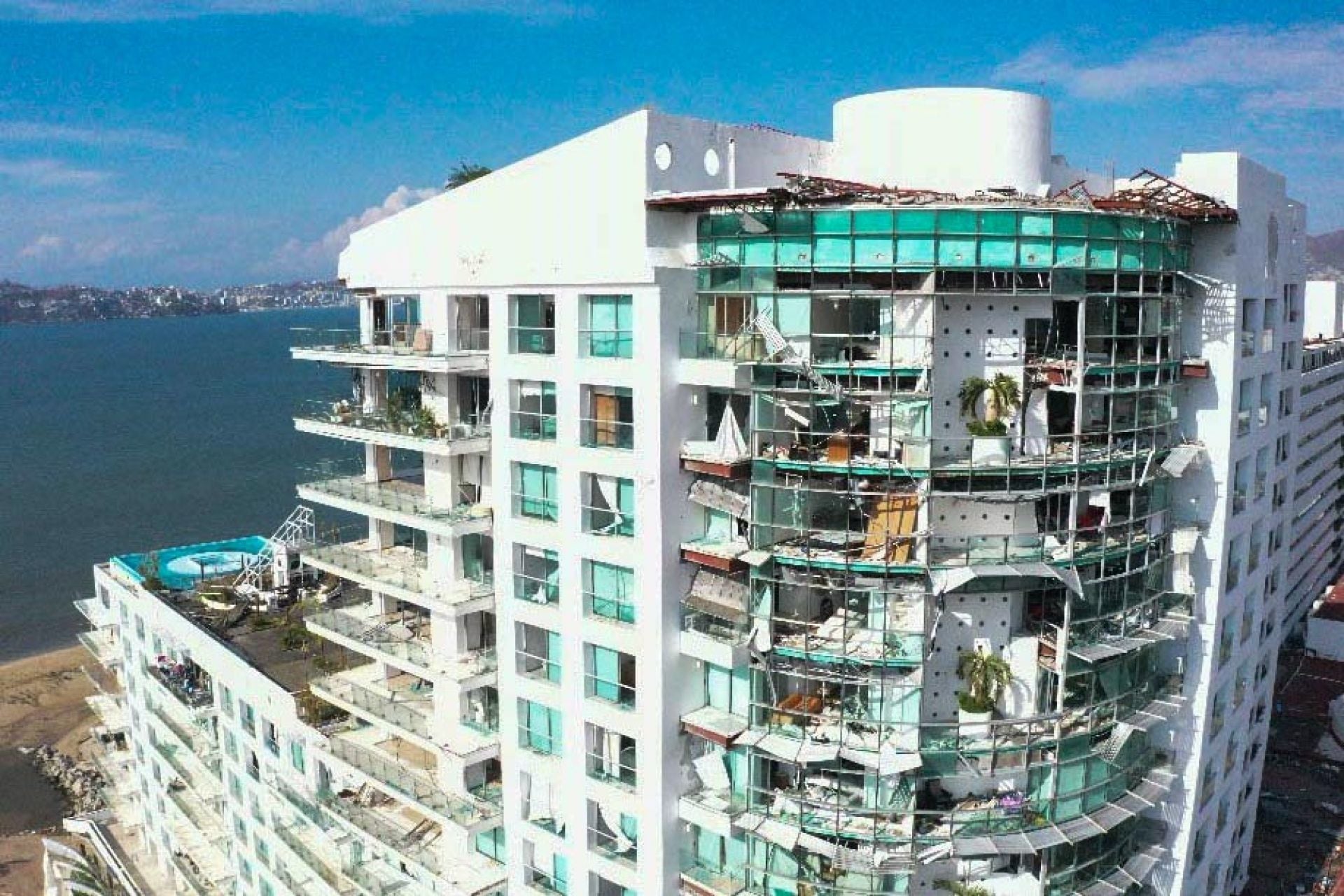 Los daños en la zona diamante y hotelera de Acapulco continúan visibles tras el paso del huracán "Otis"