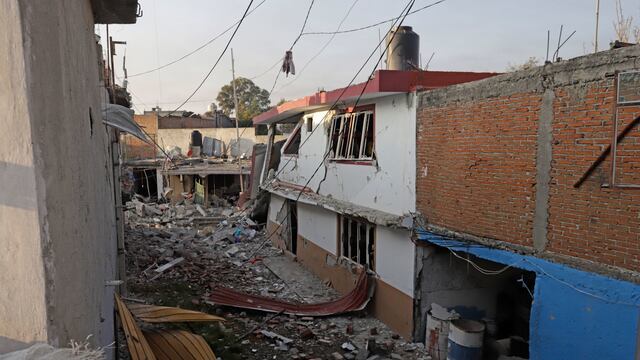 Casas afectadas por explosión de ducto de Pemex