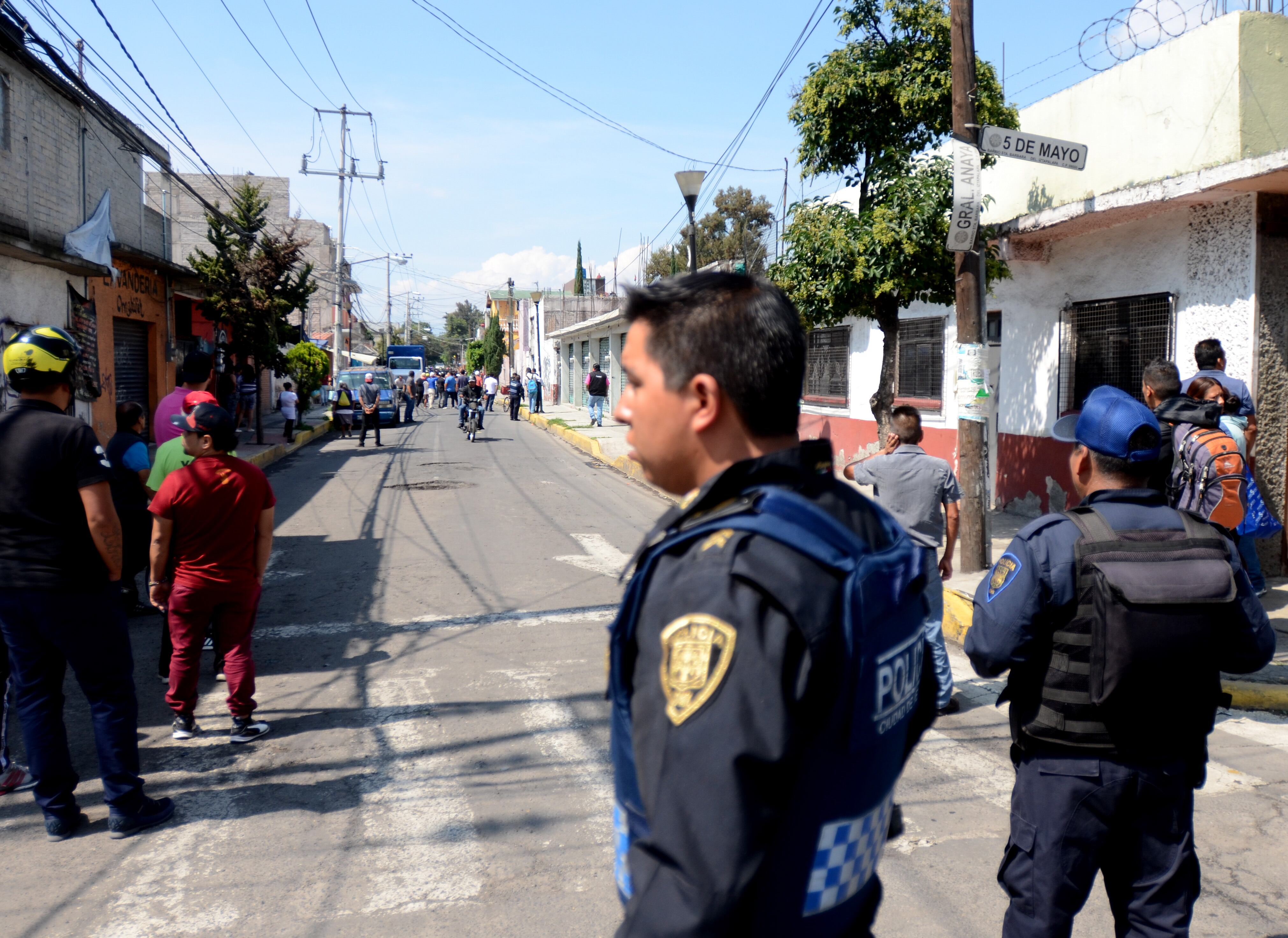 Agentes de la policía de la CDMX en acción.