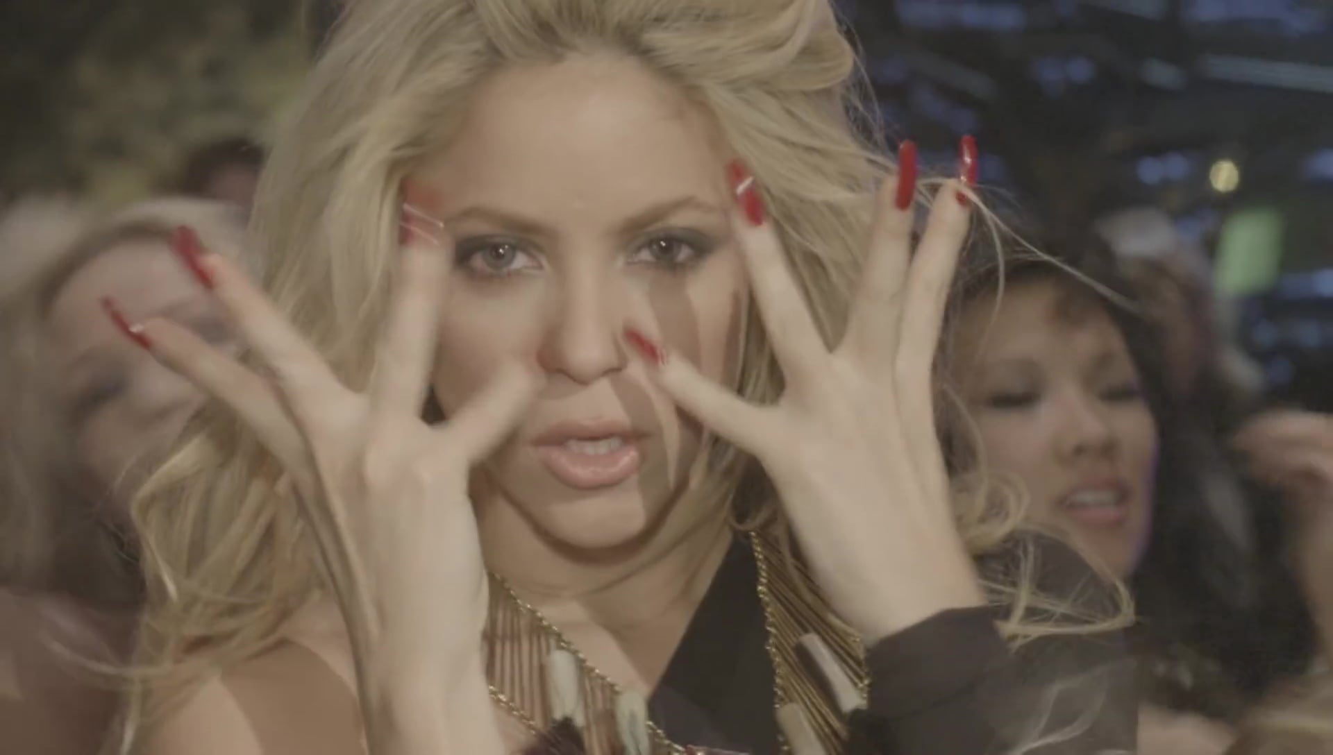 She Wolf/Loba de Shakira