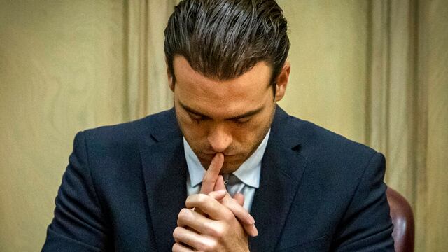 Pablo Lyle orando en juicio