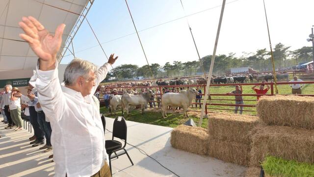 AMLO en Macuspana créditos ganaderos