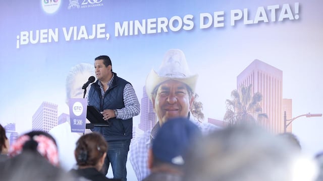 Diego Sinhue Rodríguez despide a 107 “Viajeros Mineros de Plata”
