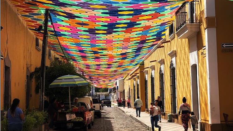 Amor, colores y mucho hilo: Así es el Pabellón Tejido más grande del mundo, en Jalisco