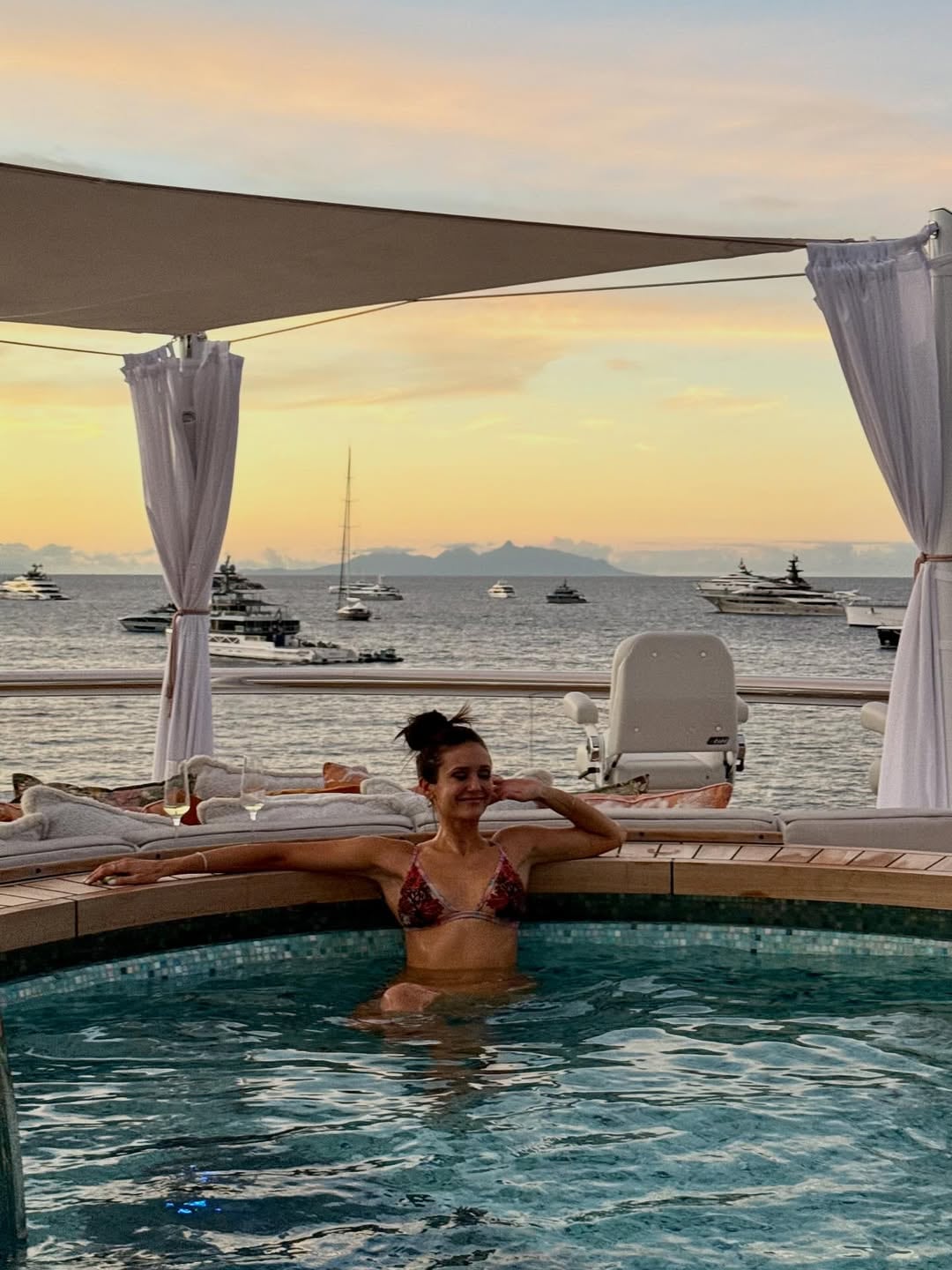 Nina Dobrev, actriz canadiense