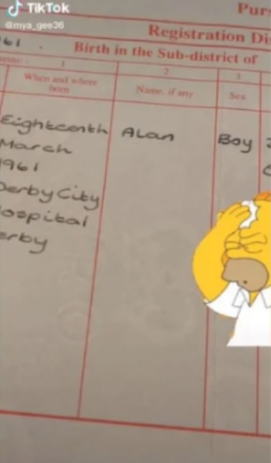 Abuelito escribe mal su nombre