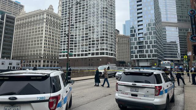 Mujer armada ingresa a Torre Trump en Chicago