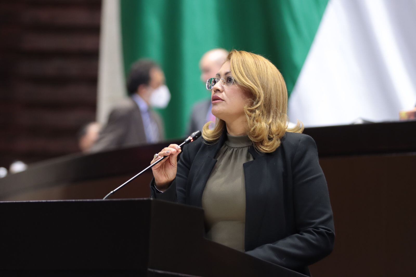 Diputada asegura que era una niña en la guerra contra el narco de Felipe Calderón; esta es su verdadera edad