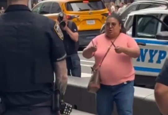Erin Piacenti, vicepresidenta de Bank of America, muere tras ataque en Times Square