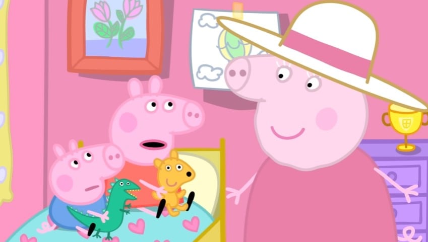 Peppa Pig alimenta a las gallinas de Abuela Pig
