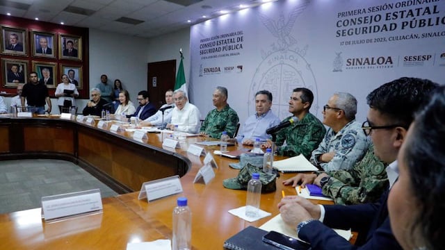 Rubén Rocha en presencia del cuerpo militar: Con nuevo fondo se fortalecerán corporaciones de seguridad municipales en Sinaloa