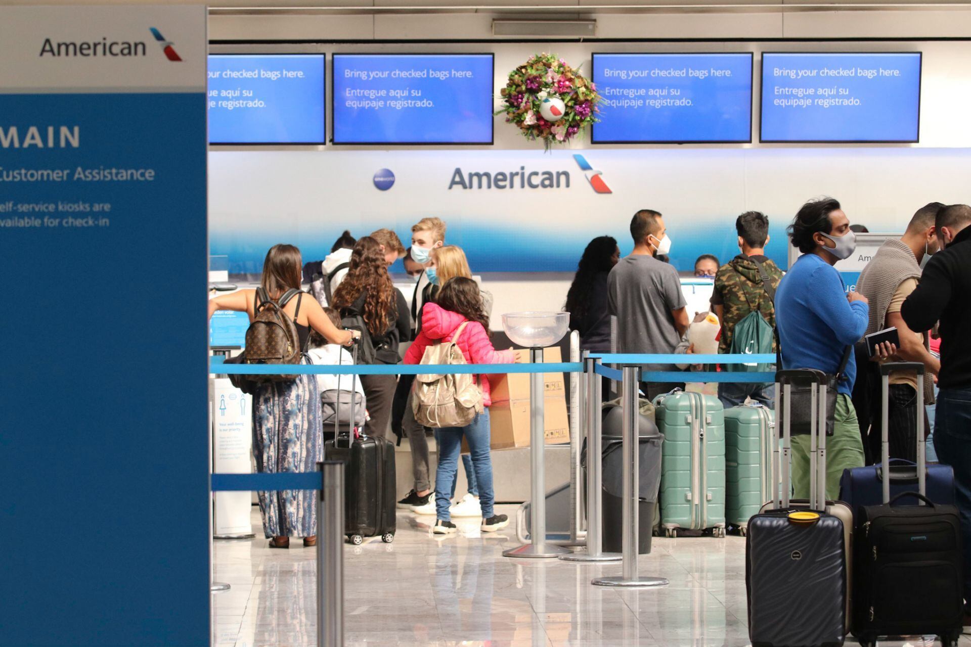 La Aerolínea American Airlines ofreció sus servicios para los pasajeros que viajaron hacia Londres, Estados Unidos y Texas en la Terminal 1 del Aeropuerto Internacional de la Ciudad de México (AICM)
