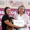 Delfina Gómez entrega apoyos en Texcaltitlán