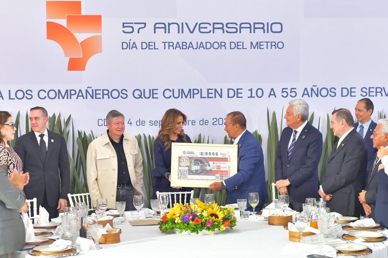 Lotería Nacional celebra los 57 años del Metro con billete conmemorativo