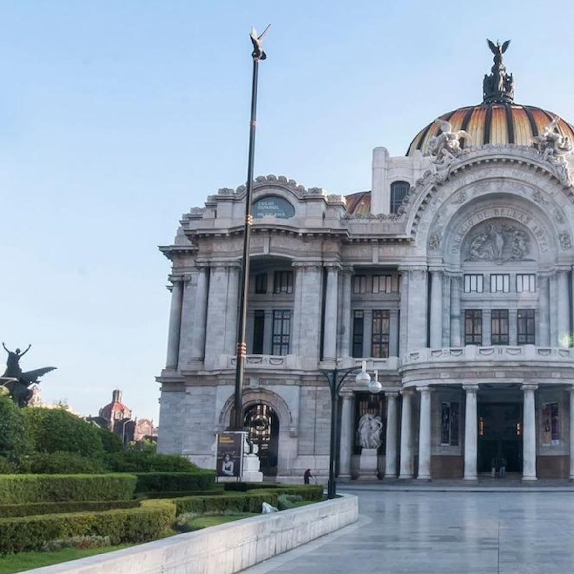 ¿Cuánto costó el homenaje al líder de La Luz del Mundo en Bellas Artes?