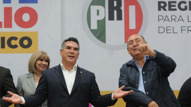 Alejandro Moreno y Rubén Moreira encabezan los registros de los aspirantes ante el PRI.