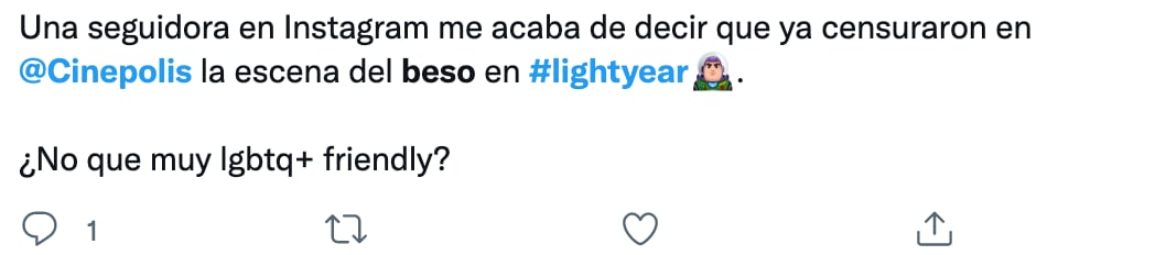 Acusan a Cinépolis y Cinemex de censura poor beso lésbico en Lightyear
