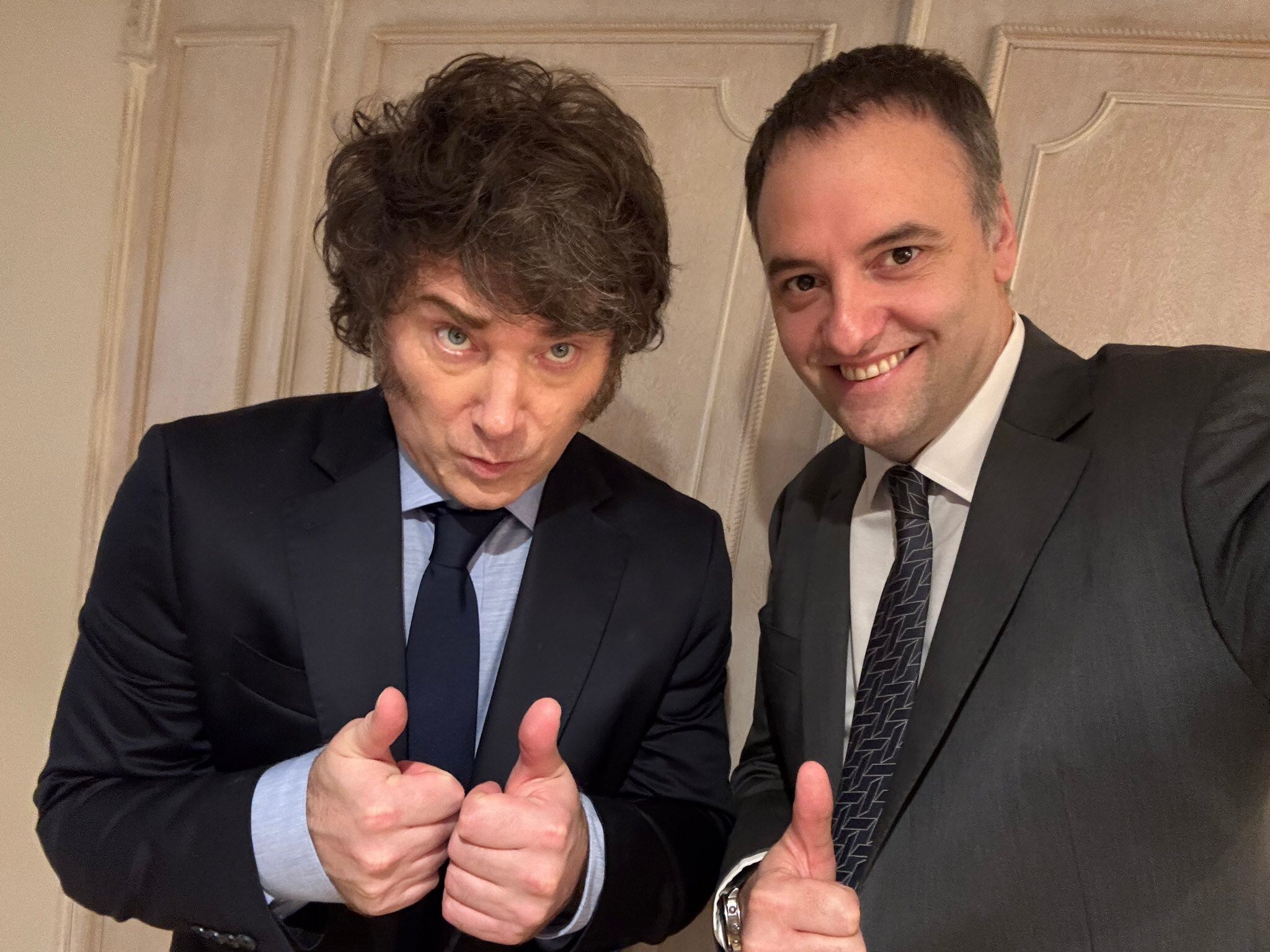Javier Milei y Manuel Adorni, vocero presidencial
