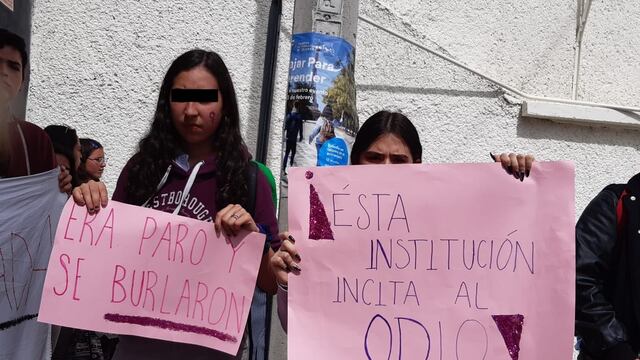 Protesta en el CETis 78 de Tamaulipas.