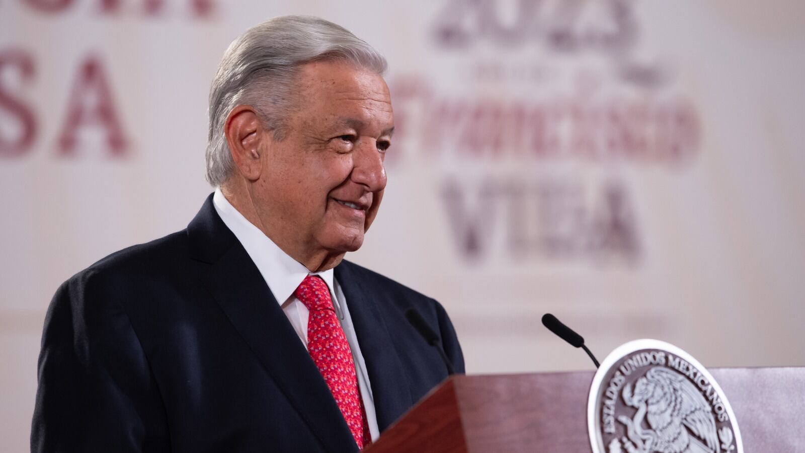 AMLO recomienda a Alonso Ancira no esperar a que termine su sexenio para rescatar a Altos Hornos