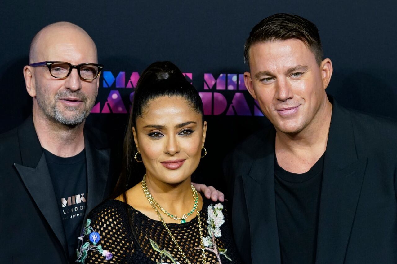 Salma Hayek en la premiere de Magic Mike's Last Dance con Channing Tatum.