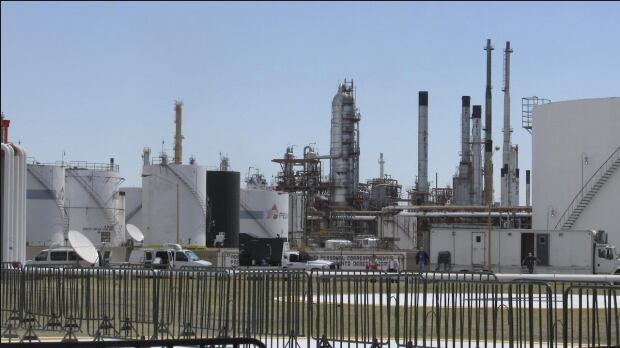 Anuncian a ganadores de licitación para construir refinería Dos Bocas