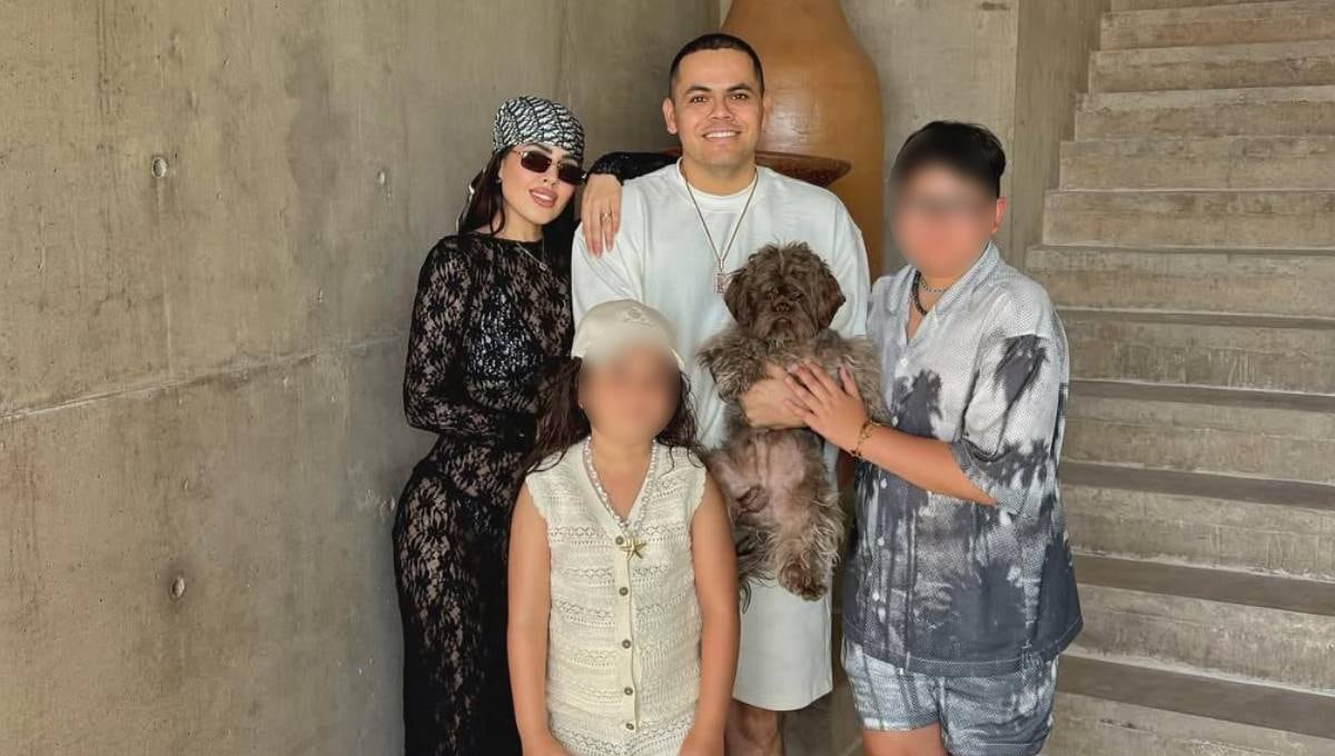 Ernesto Barajas con sus hijos y esposa