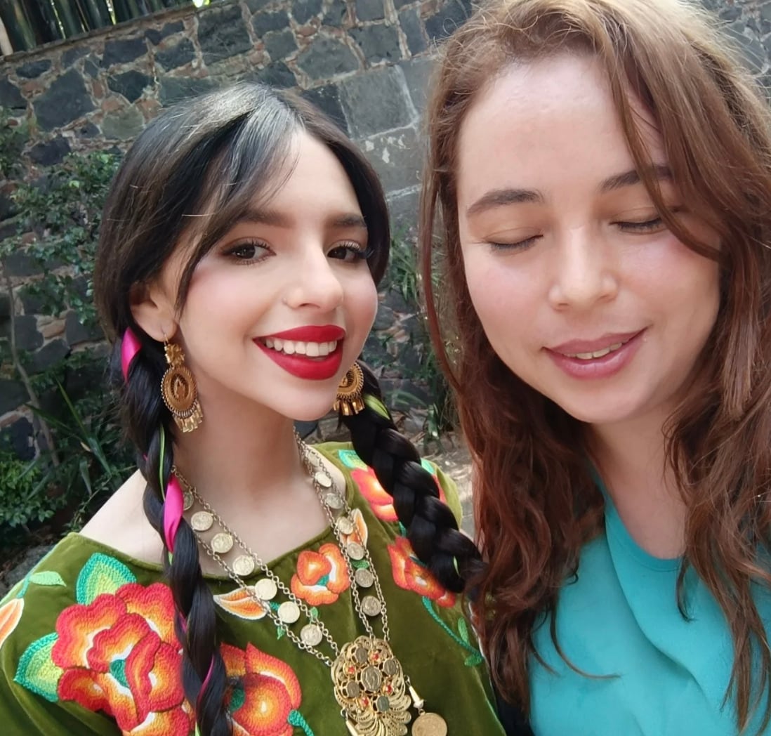 Ángela Aguilar visitó la Casa Fuerte de Emilio "El Indio" Fernández