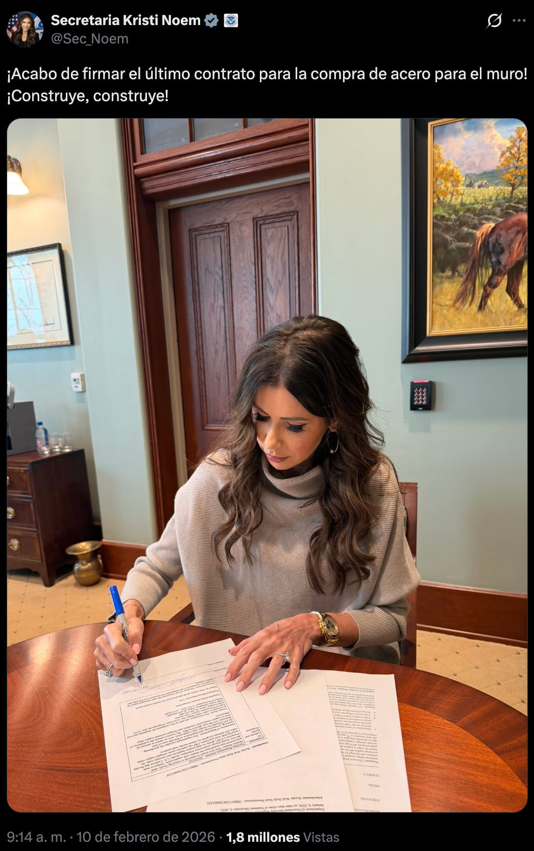 Kristi Noem avanza en la compra de acero para el muro fronterizo