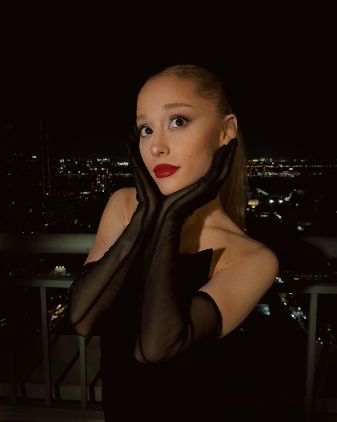 Ariana Grande, cantante.