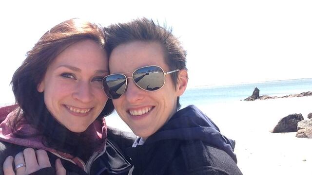 Kc y Lena Currie adoptaron a tres hermanos para no ser separados