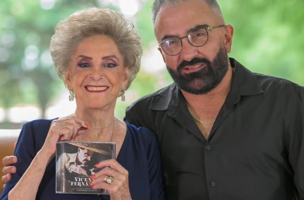 Refugio Abarca fue la encargada de revelar el nuevo disco de Vicente Fernández