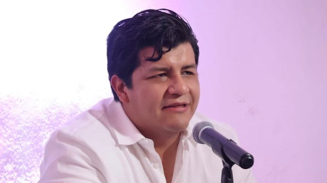 Víctor Hugo Carvante Contreras, titular del OIC del INE