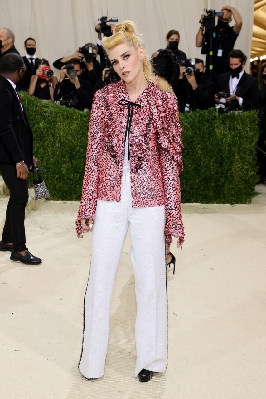 Kristen Stewart presumió su traje Chanel en el 'Met Gala 2021'