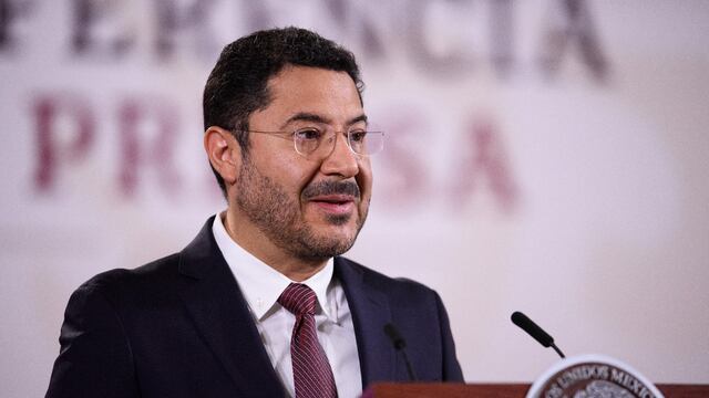 Martí Batres acusa montaje de Ceci Flores por presunta fosa en CDMX