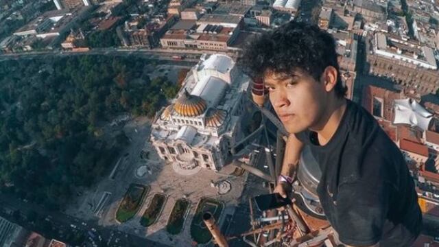 VIDEO: Escala la antena de la Torre Latinoamericana de la CDMX