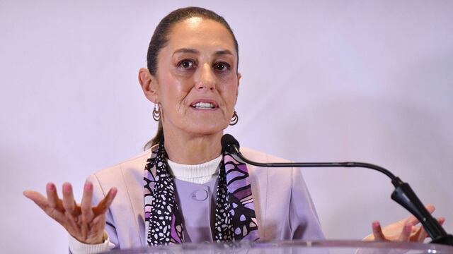 Claudia Sheinbaum pide investigar hashtags contra AMLO
