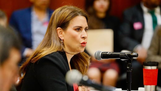 Carolina Viggiano respalda a Alejandro Moreno tras reconocer los errores del PRI